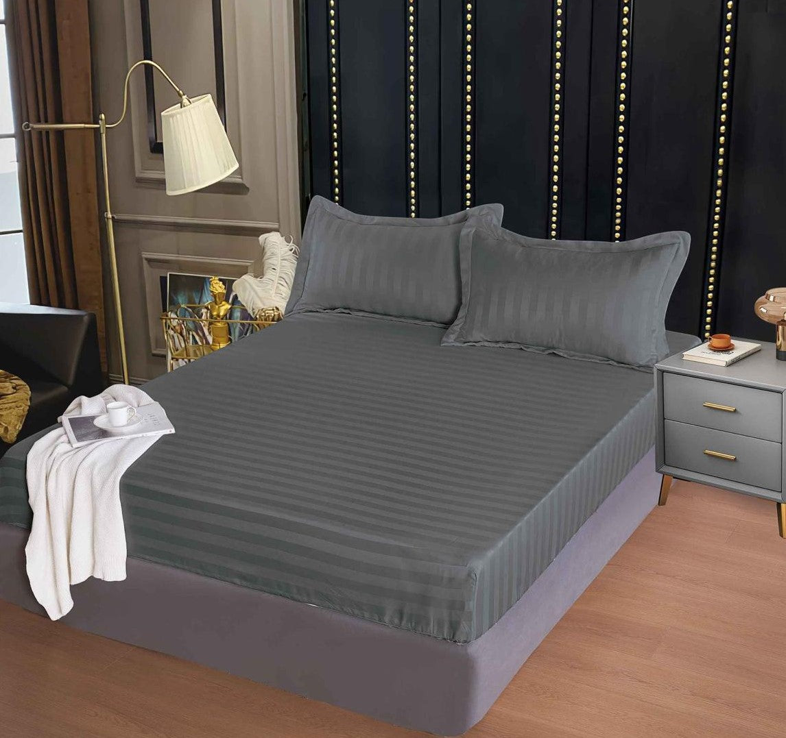 Husa de pat tip Damasc cu Elastic cu 2 fete de perna 160x200 cm C1046