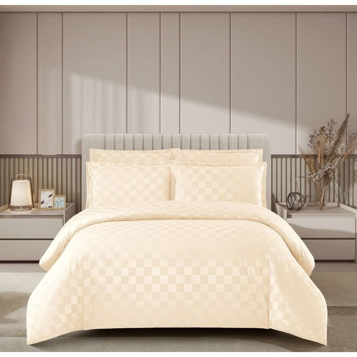 Lenjerie de Pat Damasc Premium Crem, 4 Piese, pentru 2 Persoane, cu Cearceaf Elastic 180x200 cm, Model P?tr??ele – C1485