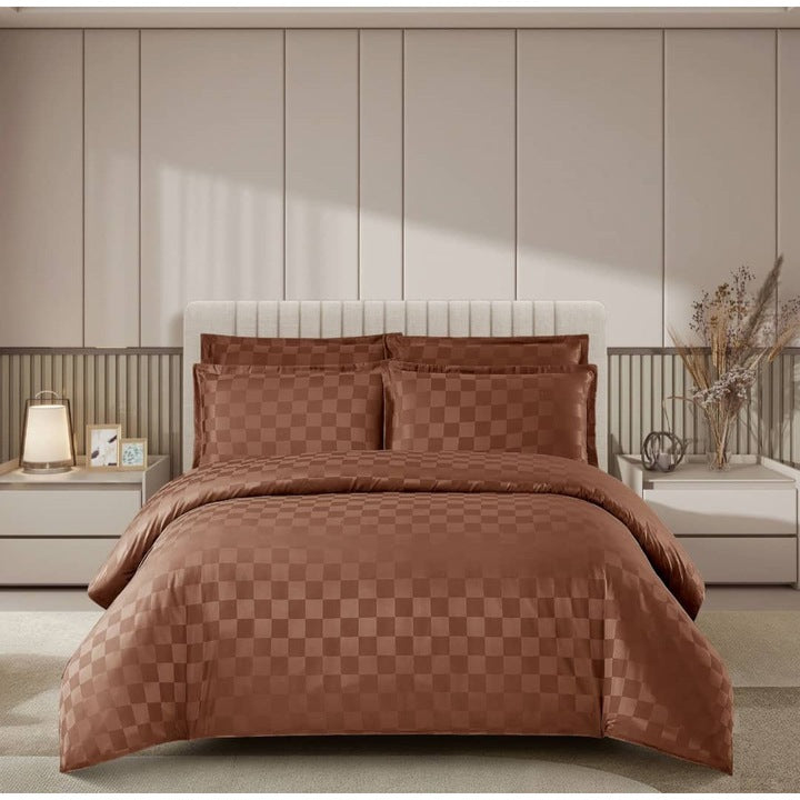 Lenjerie de Pat Damasc Premium Maro, 4 Piese, pentru 2 Persoane, cu Cearceaf Elastic 180x200 cm, Model P?tr??ele – C1482