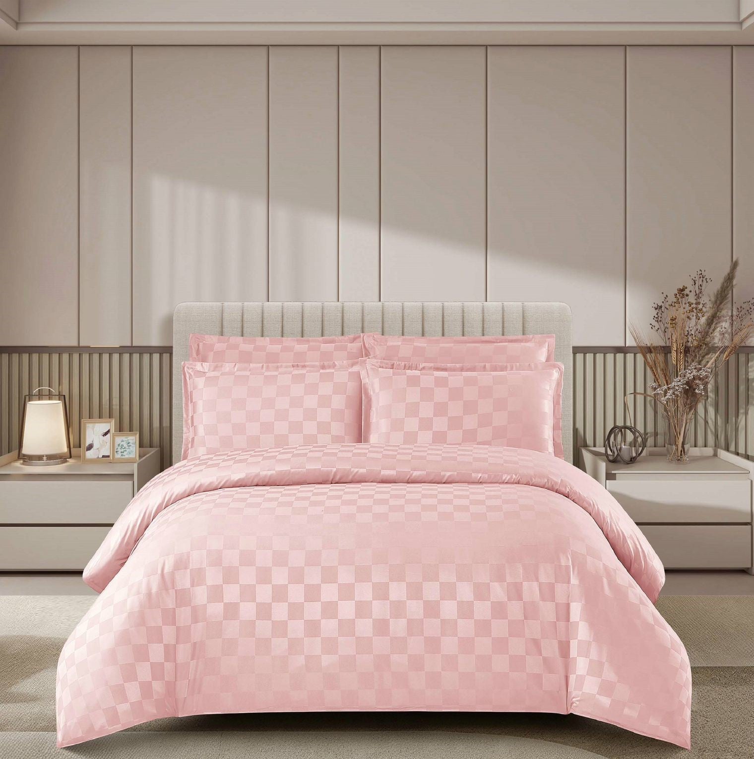 Lenjerie de Pat Damasc Premium Roz, 4 Piese, pentru 2 Persoane, cu Cearceaf Elastic 180x200 cm, Model P?tr??ele – C1490
